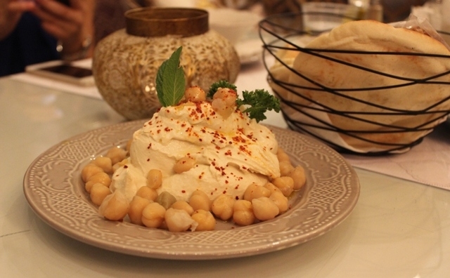 Bent el Sultan Restaurant Verdun Hummus